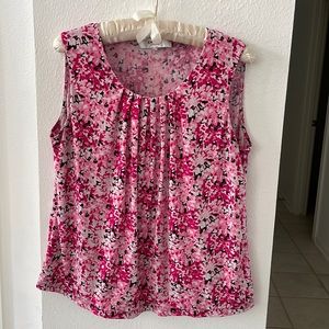 Pink/red patterned blouse